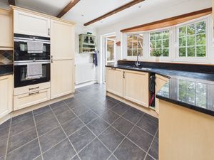 KITCHEN- click for photo gallery